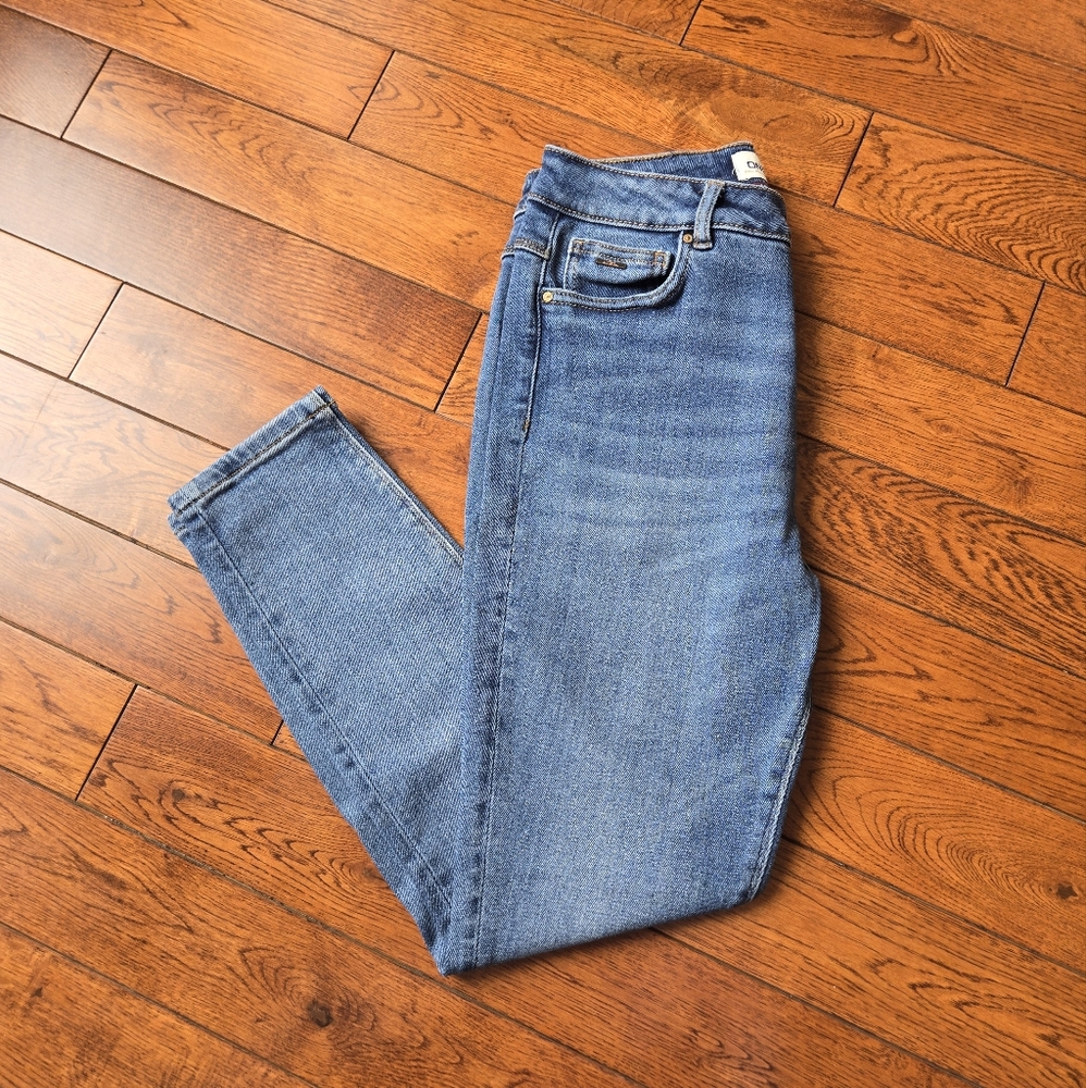 ONLY Mila High Rise Blue Skinny Jeans in Women's Size 31